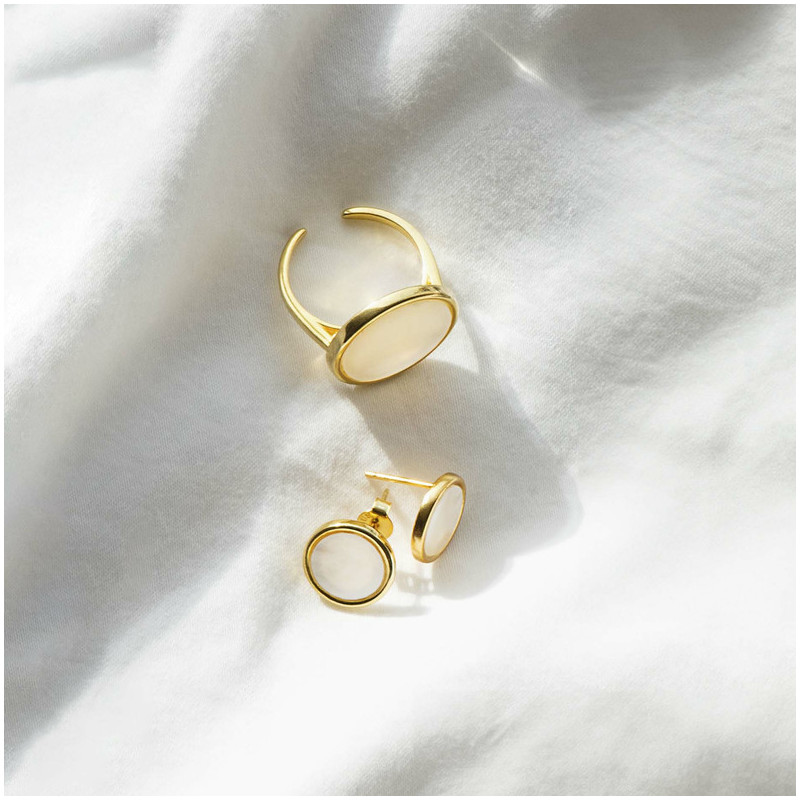 Anel redondo dourado com pérola MOTHER OF PEARL Radiant