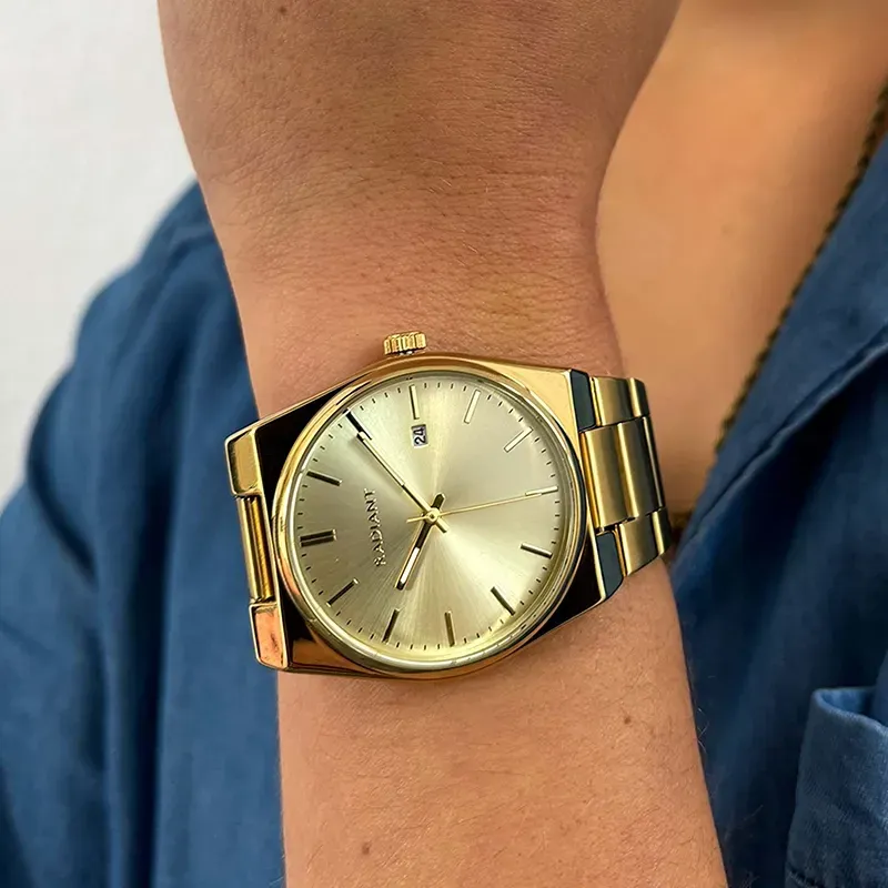 Radiant Air Relógio de Mulher Dourado com Bracelete de Aço