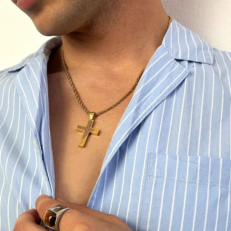 Colar Homem Mateo Cruz Dourado