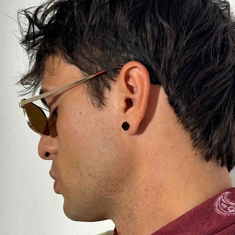 Brinco Quadrado Homem Perez Preto