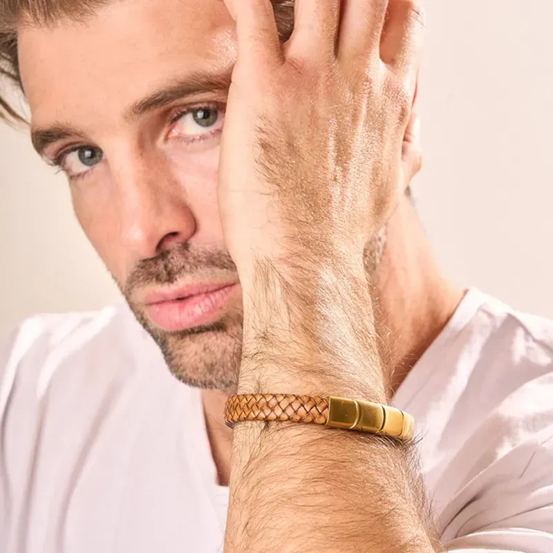Pulseira Homem Trama Camel/Dourada | Couro e Aço Sofisticados