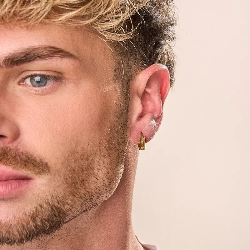  Brincos Homem Atlante Loop Dourados | Elegância e Versatilidade