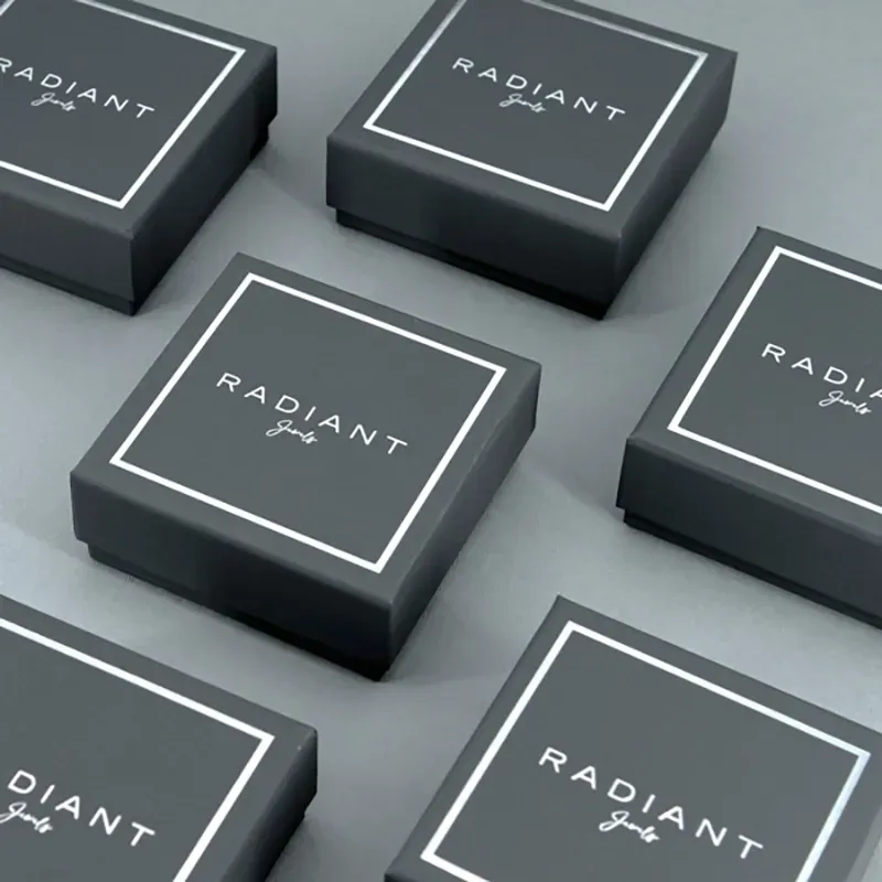 Brincos Homem Atlante Onyx Ouro | Sofisticação e Elegância