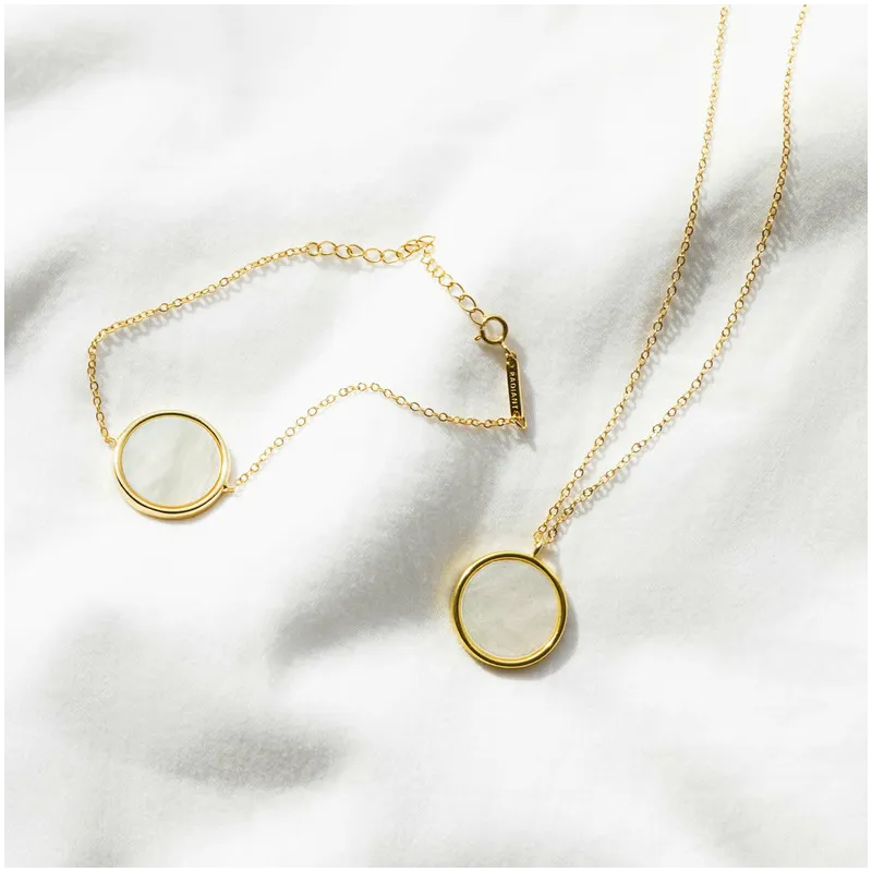 Pulseira dourada com pérolas coleção MOTHER OF PEARL Radiant