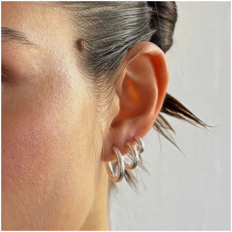 Argolas pequenas Radiant em Prata