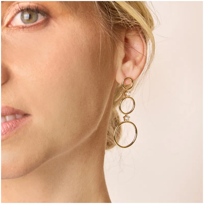 Brincos Compridos Mulher Zendaya dourados | Design Moderno