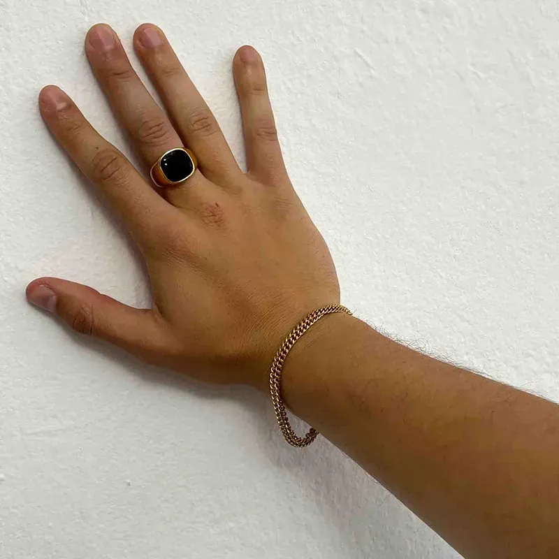 Anel Homem Ruiz Preto e Dourado 24