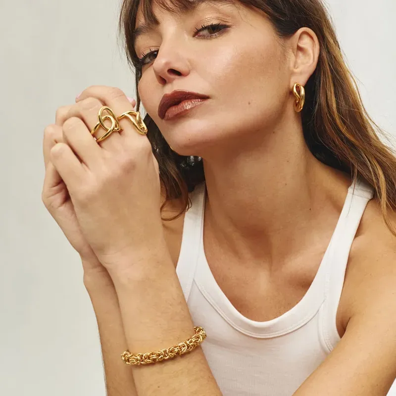 Anel Mulher Blake dourado | Design Twist Elegante em Aço Dourado