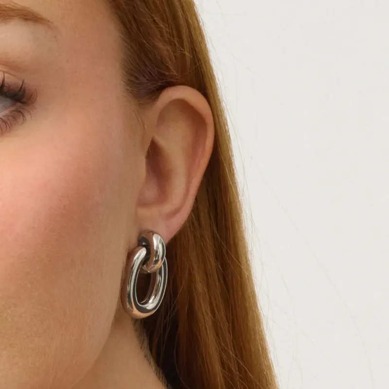 Brincos Prateados Bold de Mulher com Design de Argola | Radiant