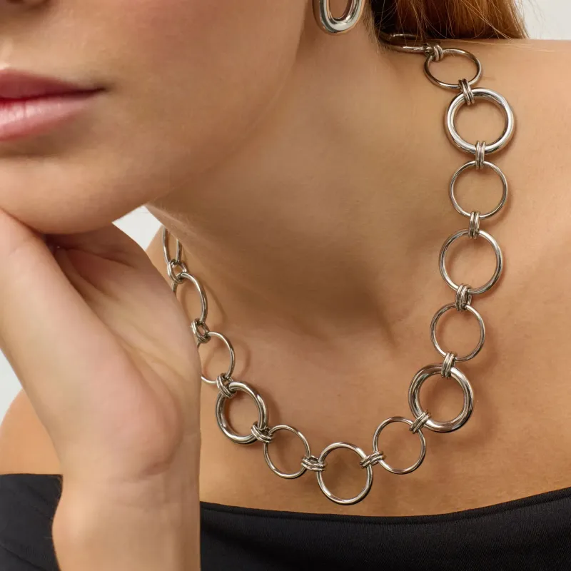 Brincos Prateados Bold de Mulher com Design de Argola | Radiant