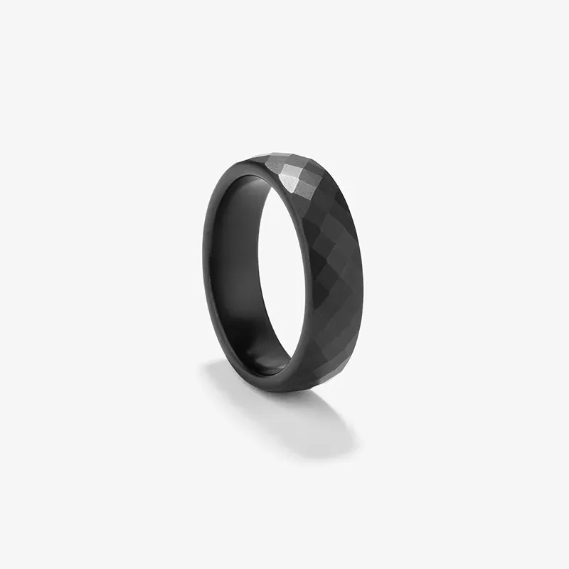 Anel Facetado Preto Matte T26 CERAMIC Homem RADIANT Joias